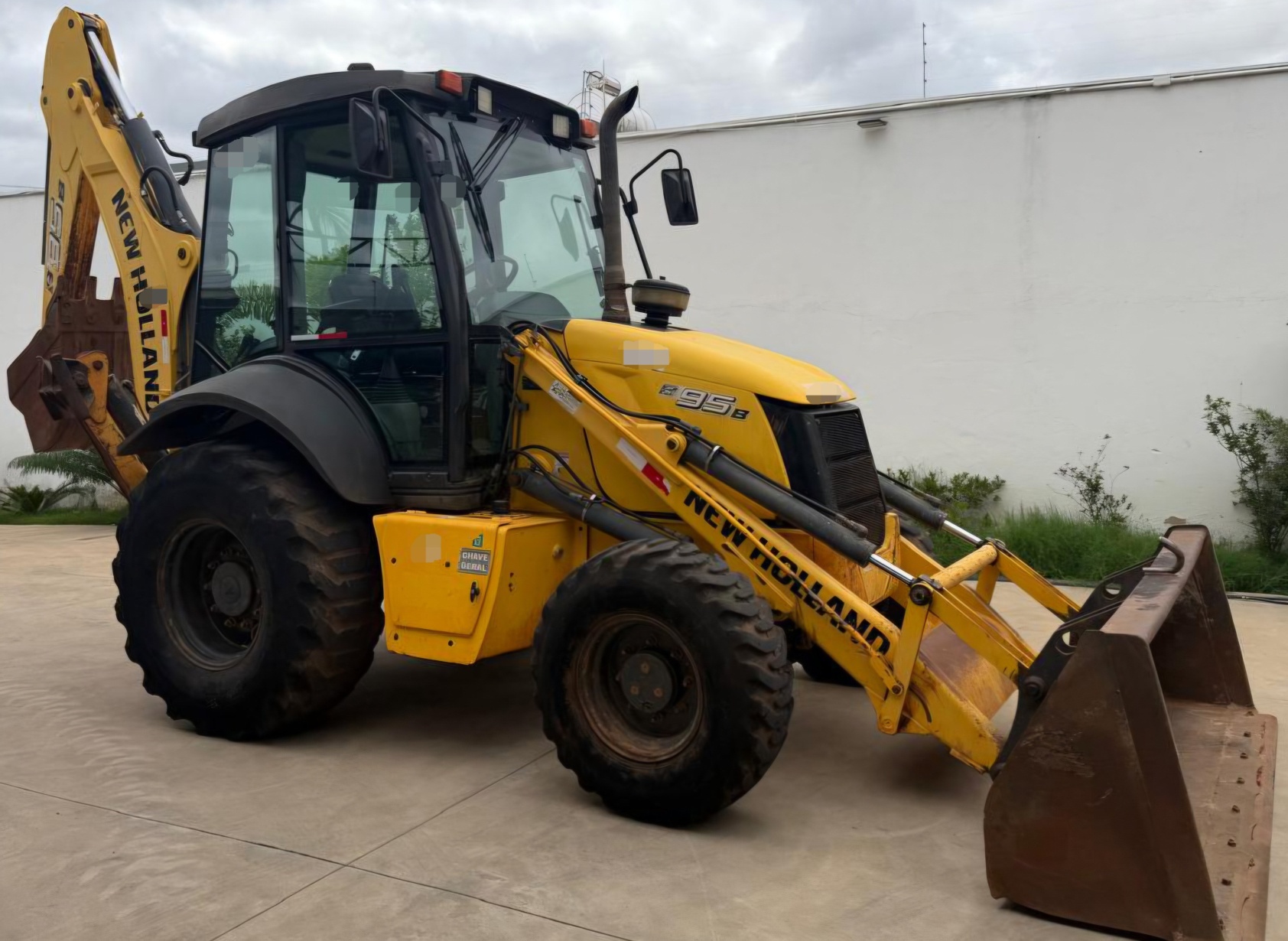 Retroescavadeira New Holland B95B 4x4 ano 2021