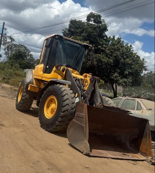Pá Carregadeira Volvo L60F ano 2012