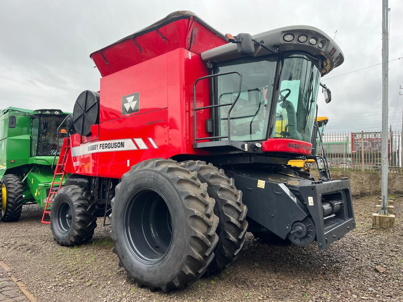 Colheitadeira Massey Ferguson MF 9690 ATR II ano 2016