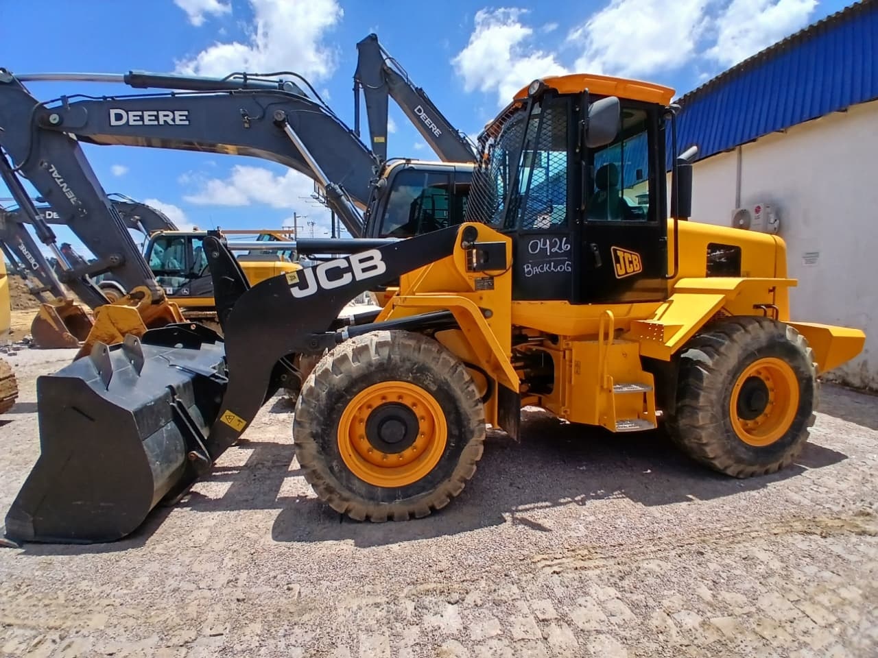Pá Carregadeira JCB 422ZX ano 2023