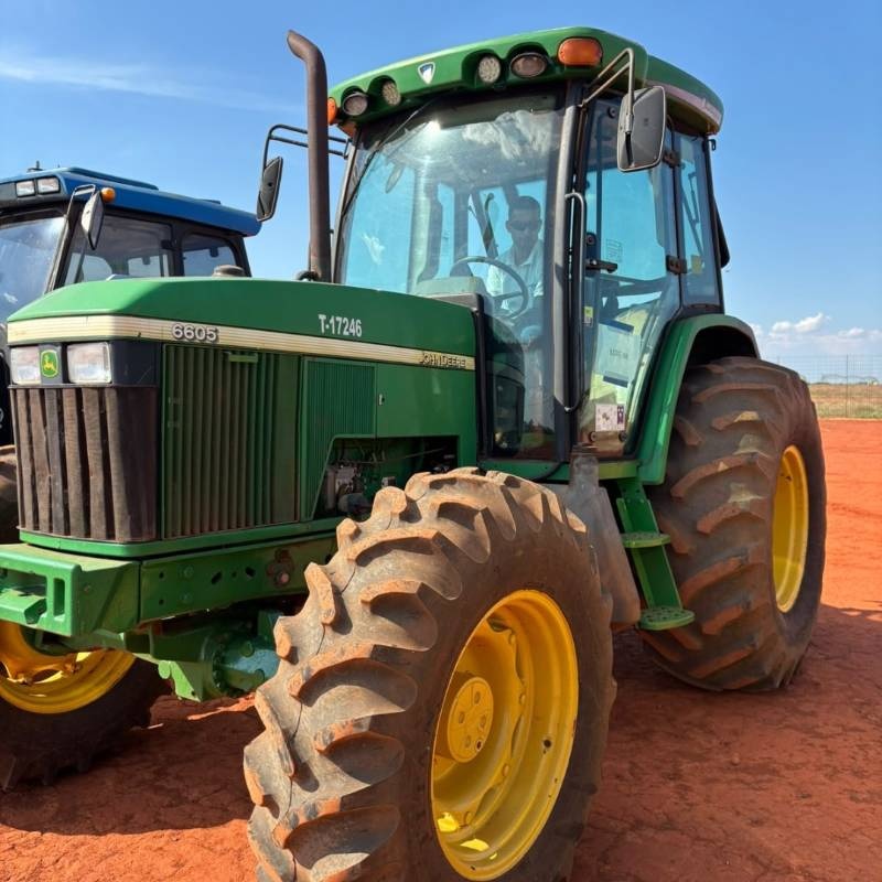 Trator John Deere 6605 ano 2002