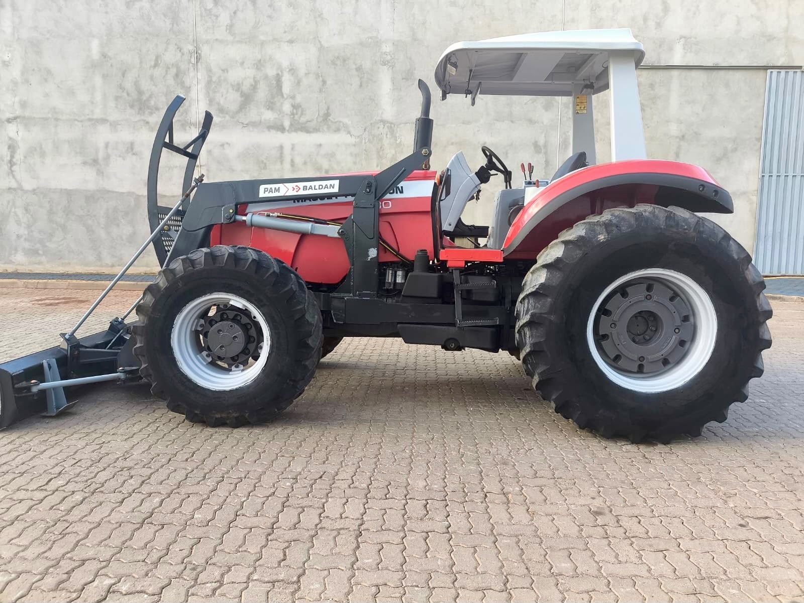 Trator Massey Ferguson MF 7180 ano 2012