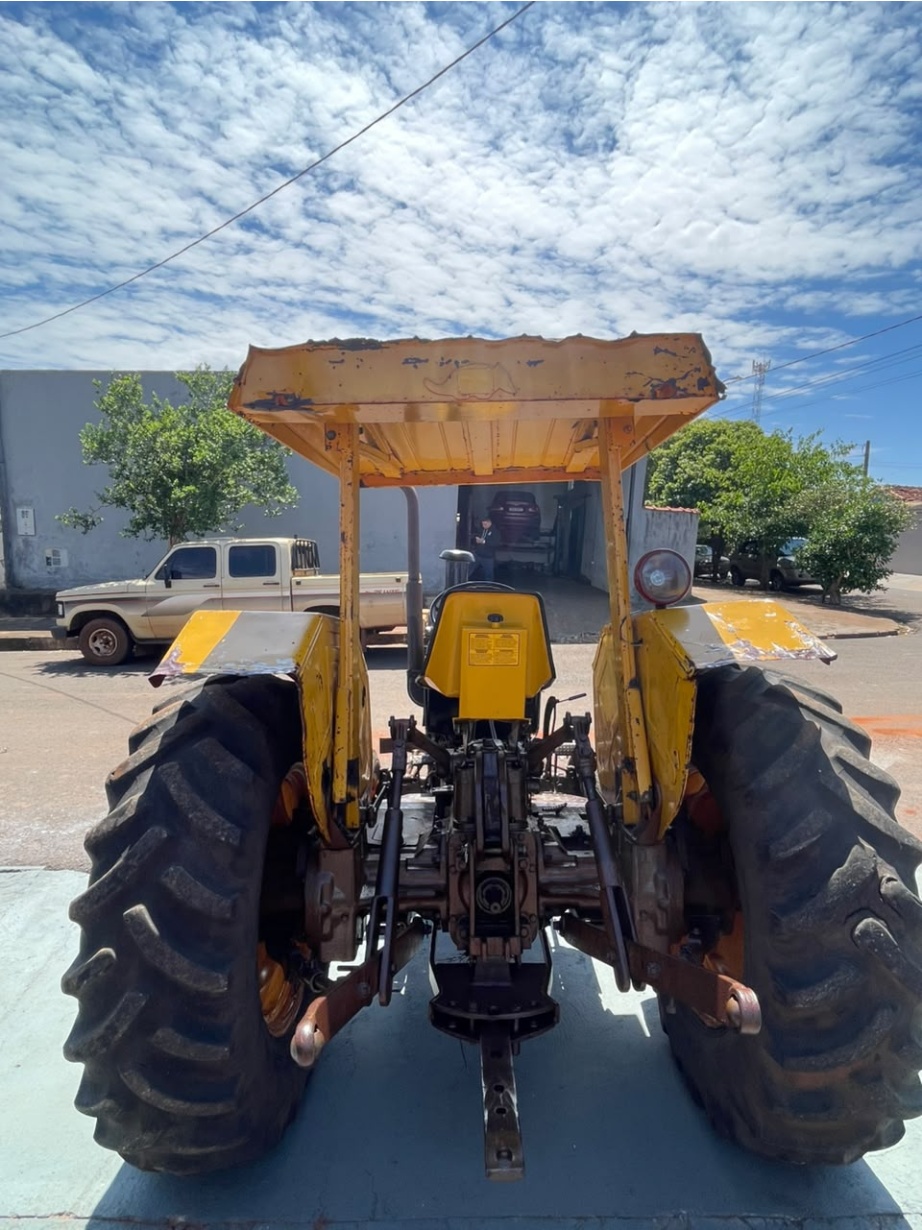 Trator Valmet 68 ano 1981