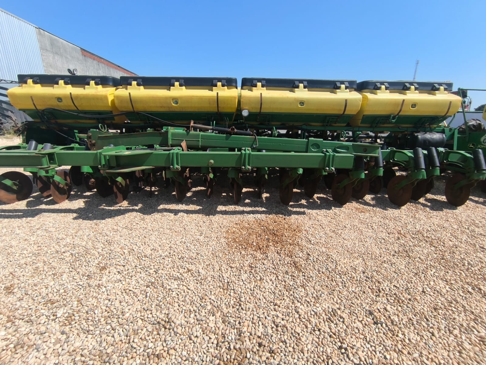 Plantadeira John Deere 2134 ano 2016