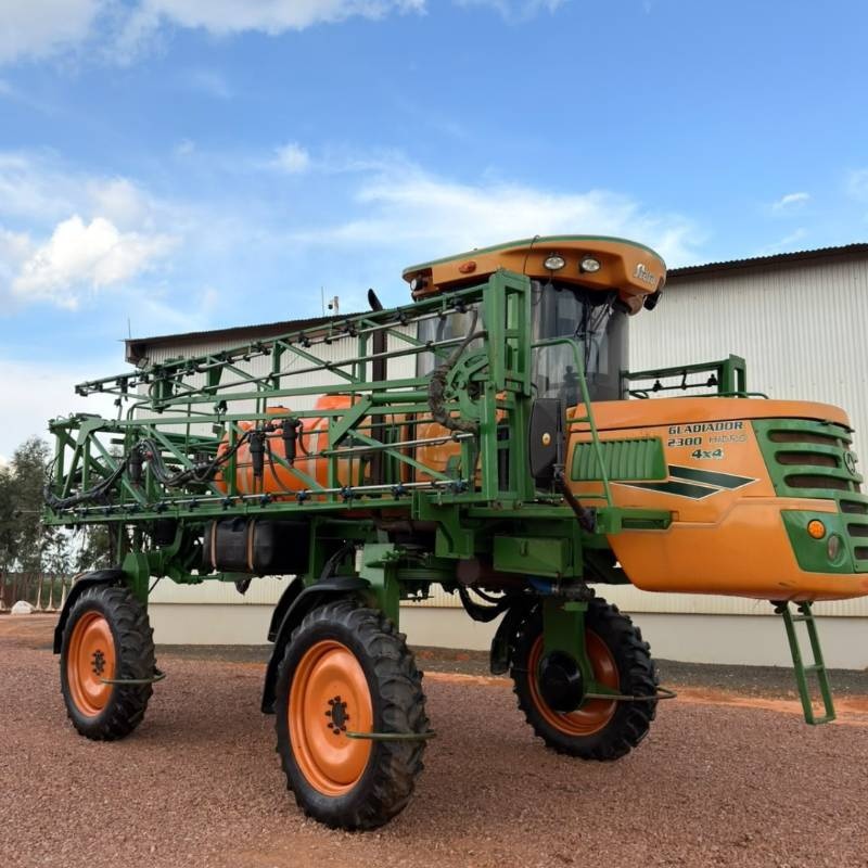 Pulverizador Autopropelido Stara Gladiador 2300 ano 2014