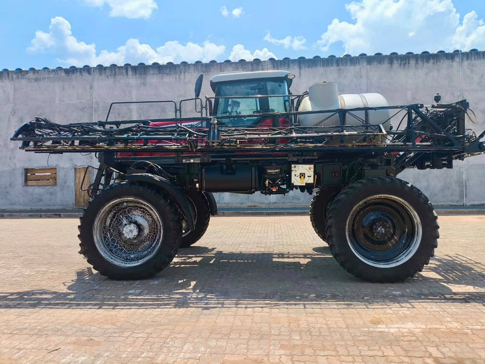 Pulverizador Autopropelido Massey Ferguson MF 9330 ano 2021