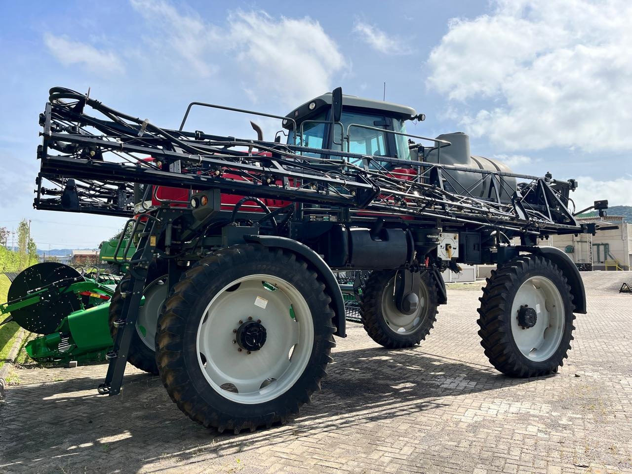 Pulverizador Autopropelido Massey Ferguson MF 9330 ano 2019