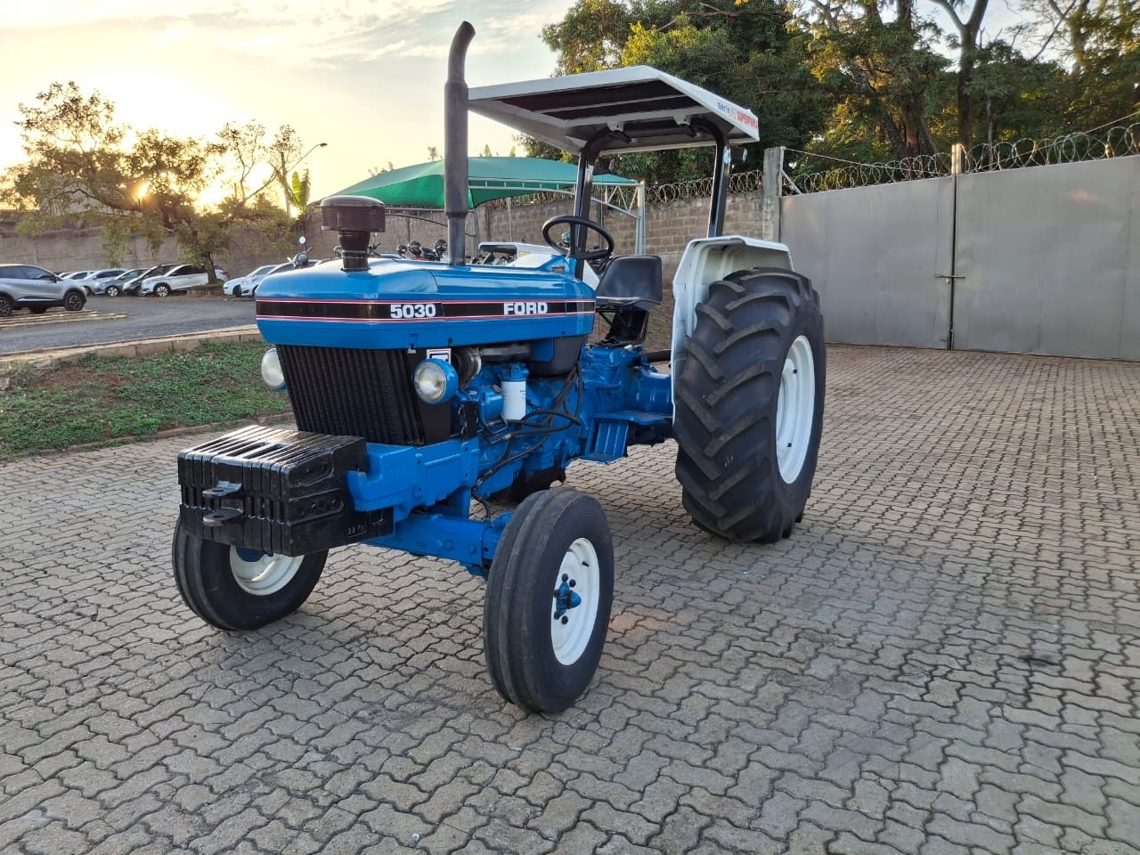 Trator Ford 5030 ano 1993