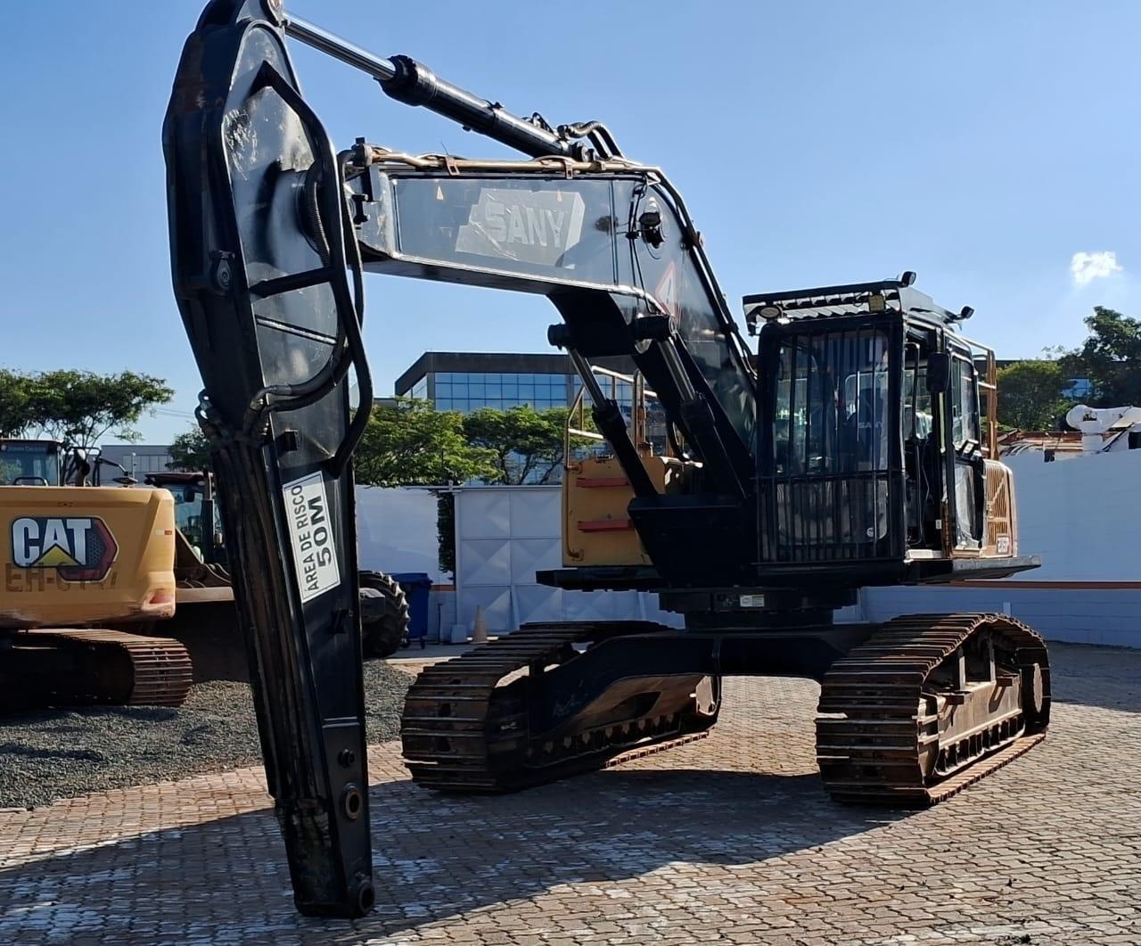 Escavadeira SANY SY215 F ano 2020
