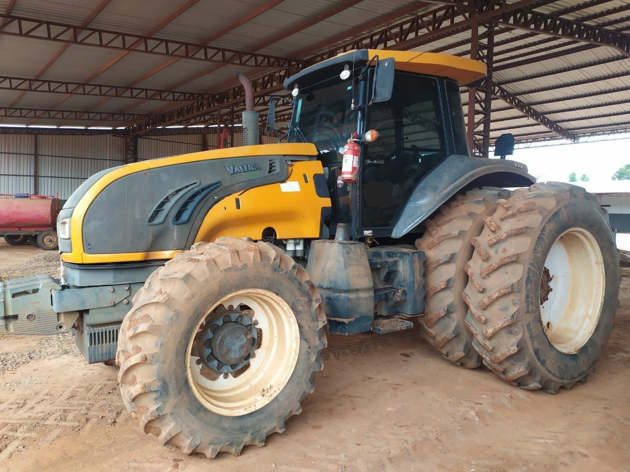 Trator Valtra BT 210 ano 2013