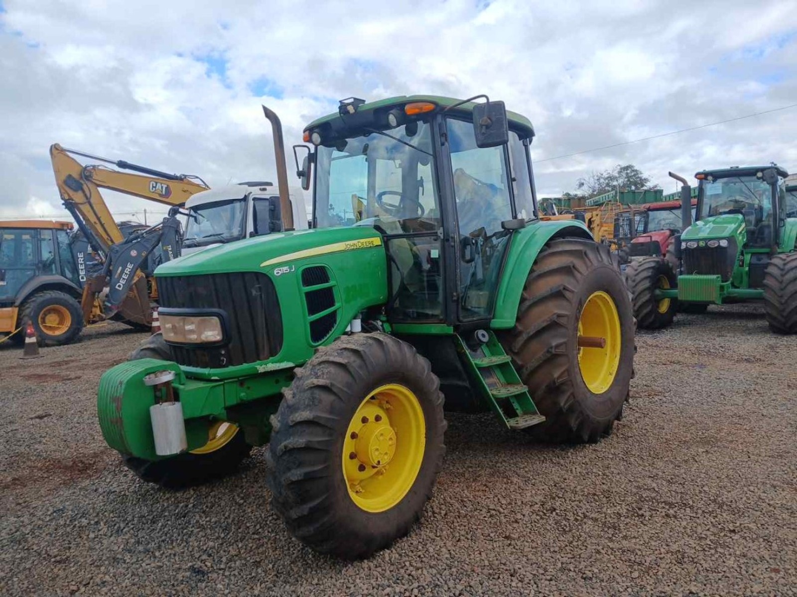 Trator John Deere 6115J ano 2019