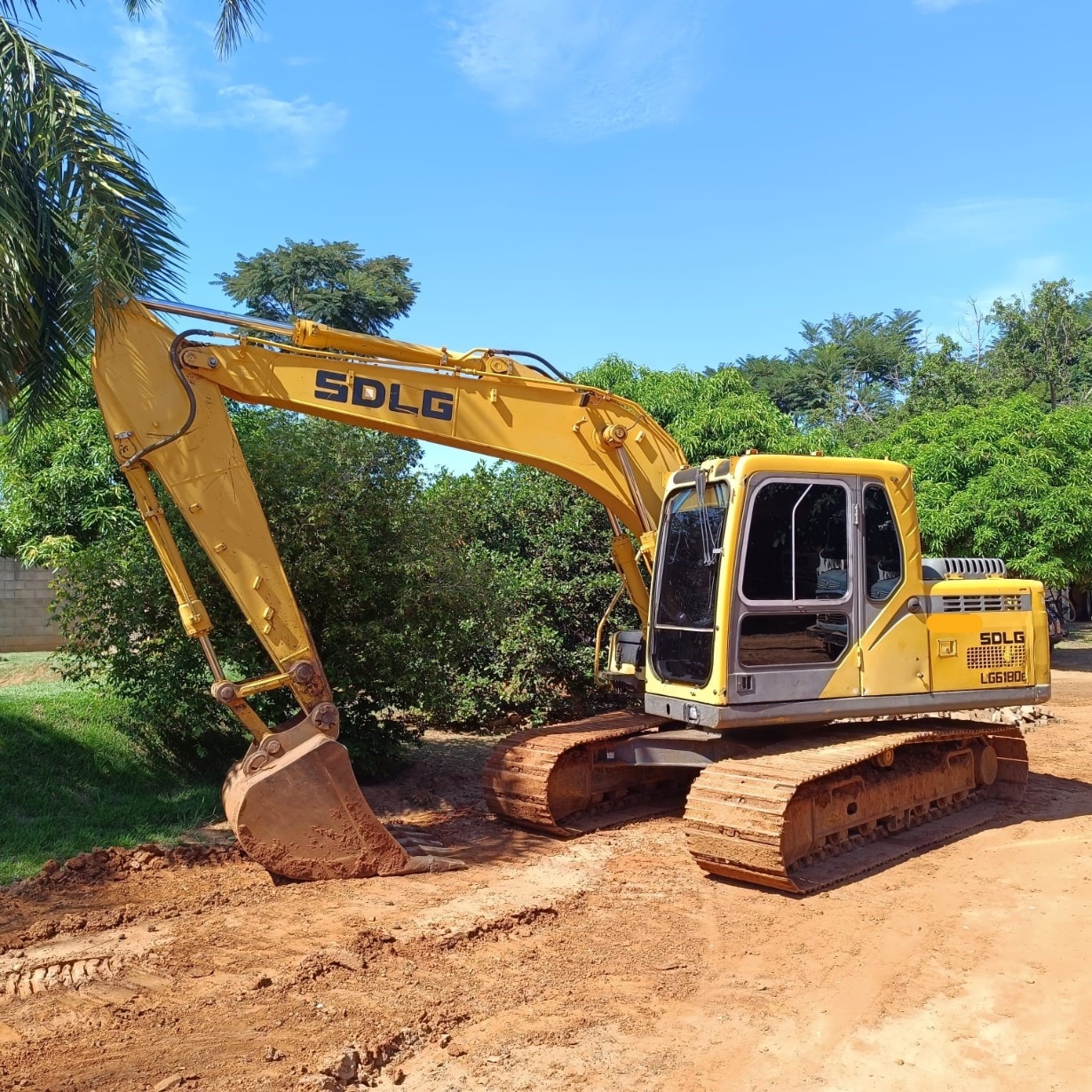 Escavadeira SDLG LG 6150E ano 2014 - LG 6150E - Máquinas de Linha Amarela